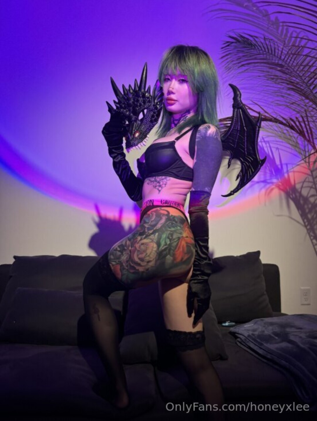 Fantomhoneyxlee porn star photo
