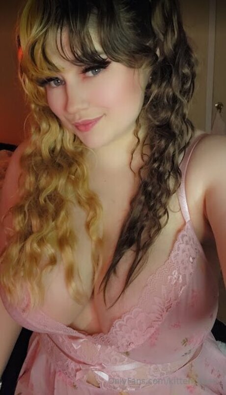 Kitten Bea0 model xxx images