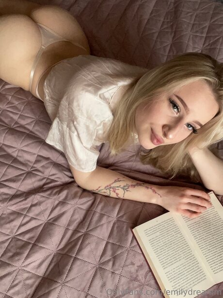 Emilydreamm sex pornstar photos