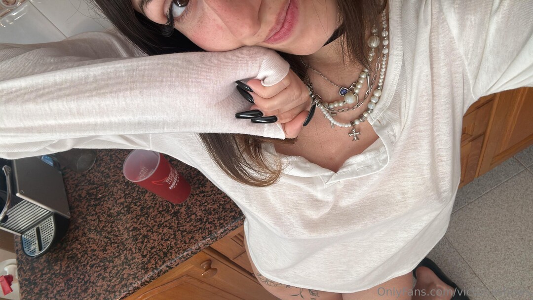 Victoriashows hot star pics