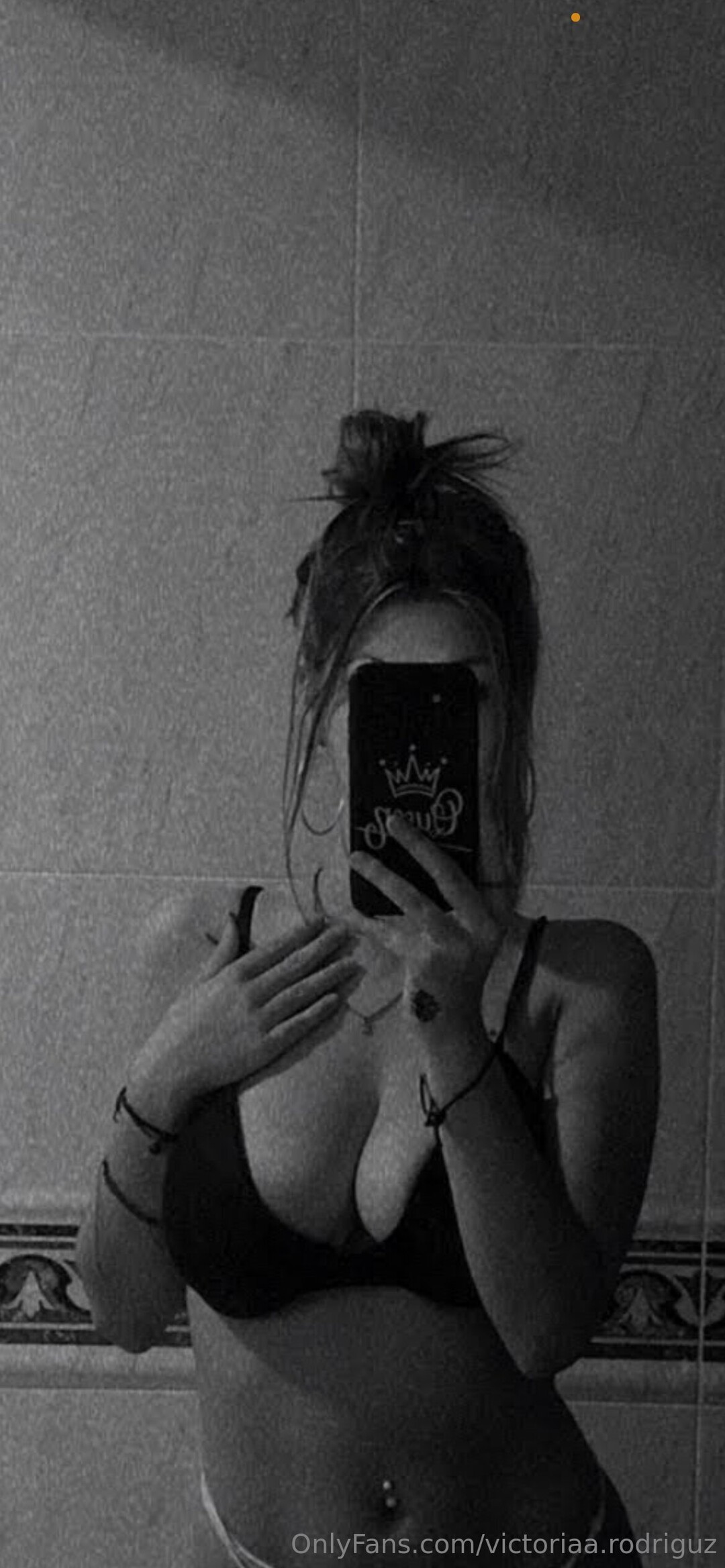 Victoriashows porn model image