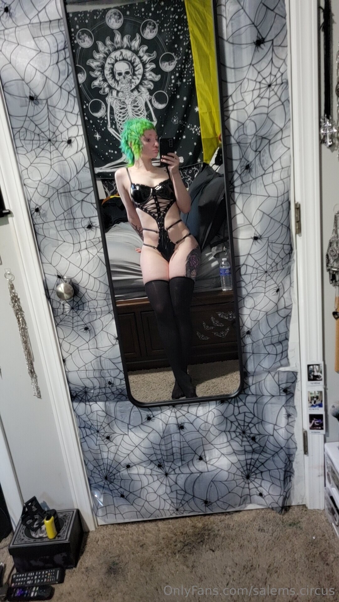 Salems Circus erotic model pics
