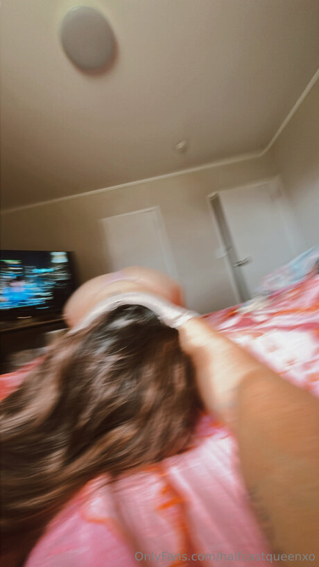 Halfcastqueenxo star porn pictures