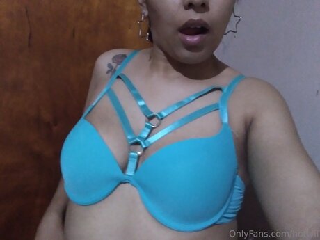 Hotivii nude actress image