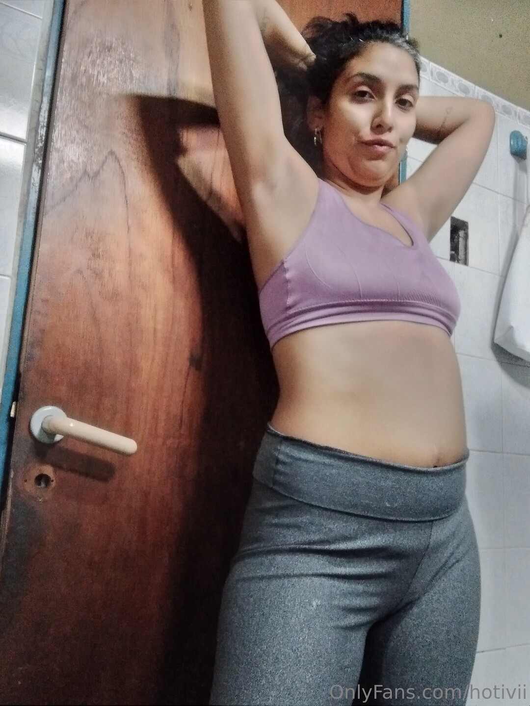 Hotivii top model img