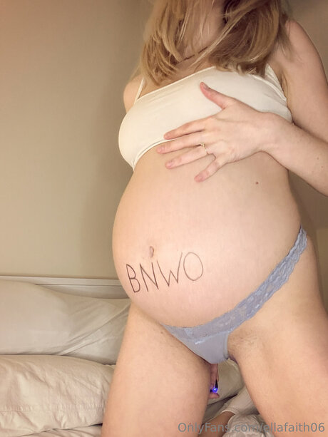 Ellafaith06 model top image