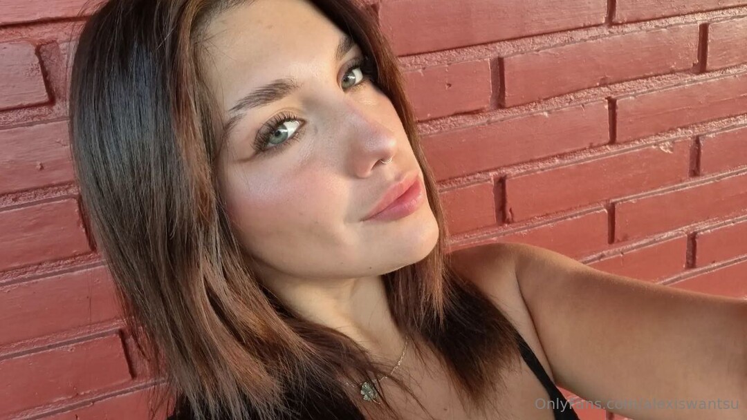Alexiswantsu model hot img