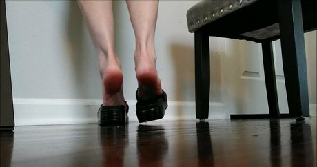 blonde midget onlyfans adult pictures