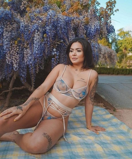 Michellen Cristina model perfect photos