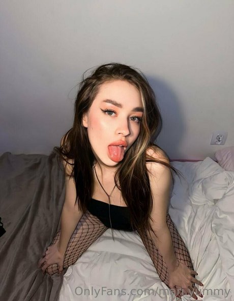 mari yummy star free pic