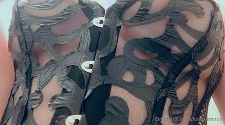 loserlennox nude star picture