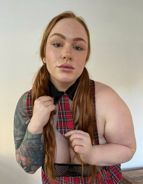 lunaloufoxfree model nude picture