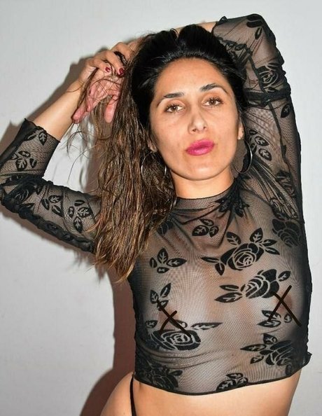 ladyjuicybrunette hot actress pic