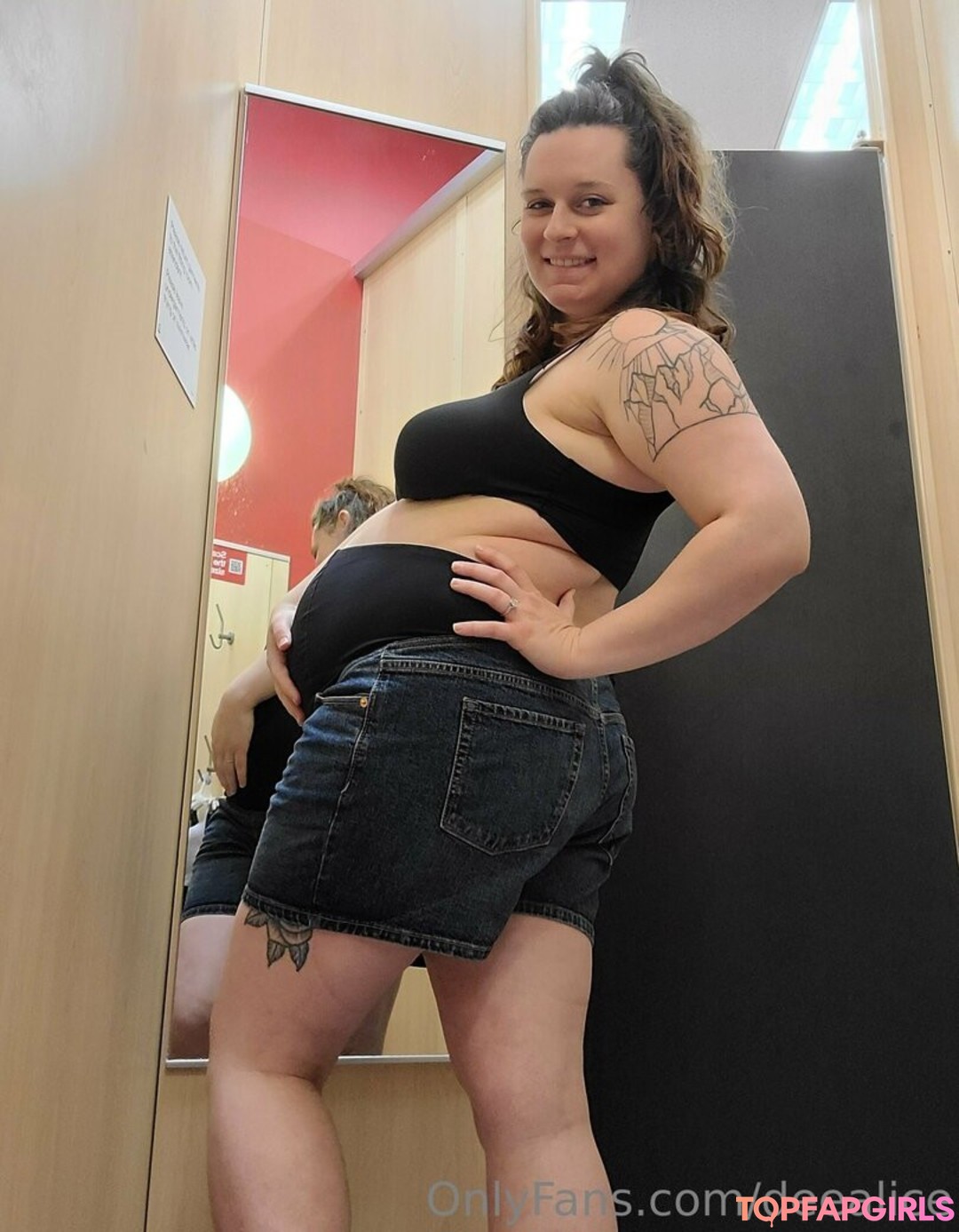 deealice hot model img