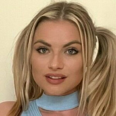 bendybellaacox model porn picture