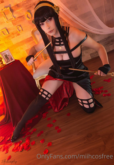 miihcosfree star nude picture