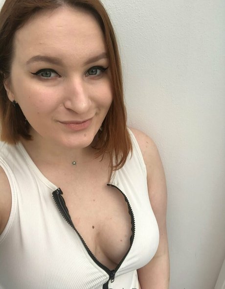 tiny onlyfans sexy naked picture