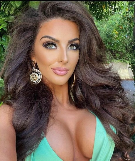 Kayleigh Rose Dematos pornographic model gallery