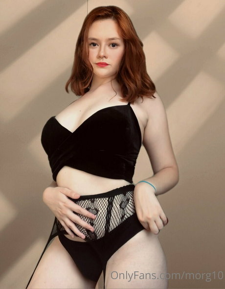 maxineaurora hot model images