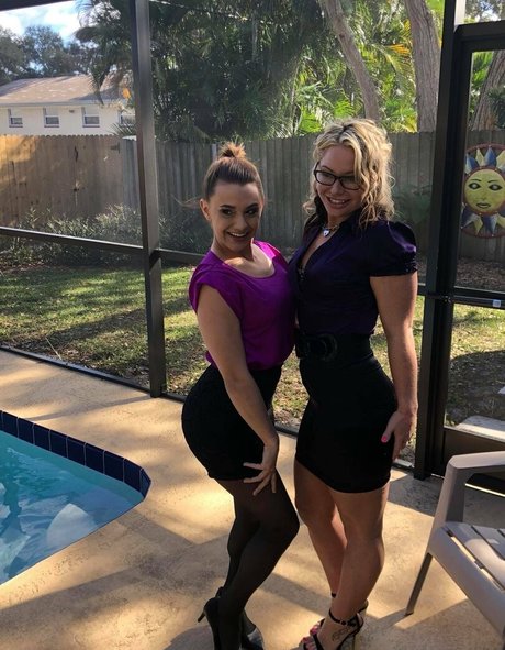 lesbian strapon onlyfans sex pic