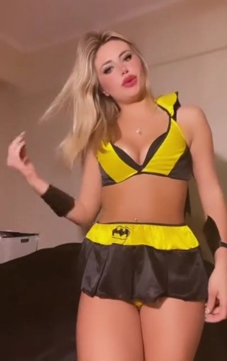 Deinaflow_ model erotic photo