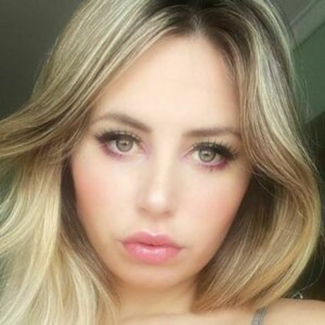 Deinaflow_ star nude gallery