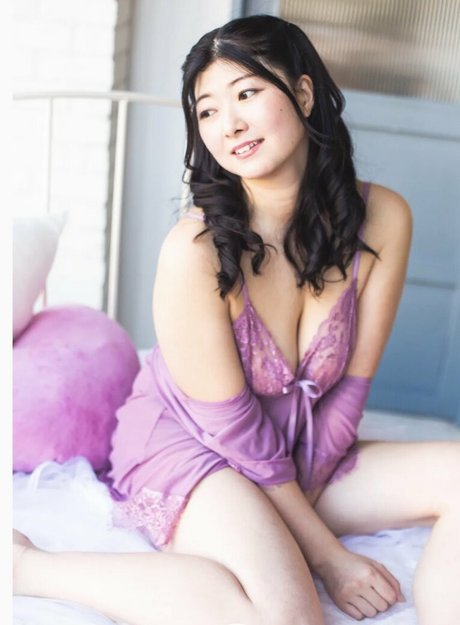 shizukachan0701 beautiful actress image