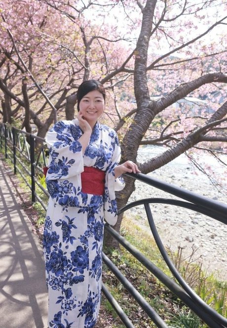 shizukachan0701 hot actress picture