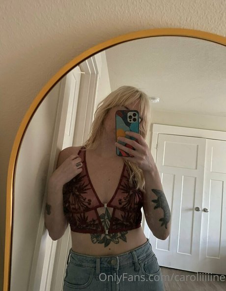 tiny onlyfans erotic pic