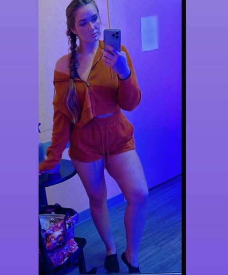 Ella Estrid star hot image