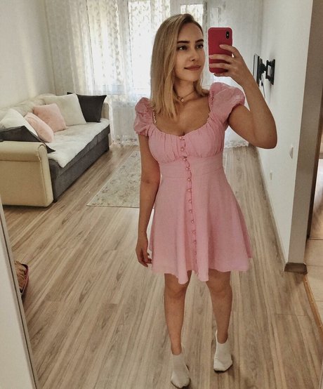 Alissa Strekozova model high quality photo