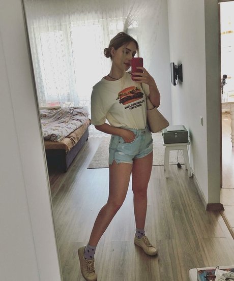 Alissa Strekozova nudes model photo