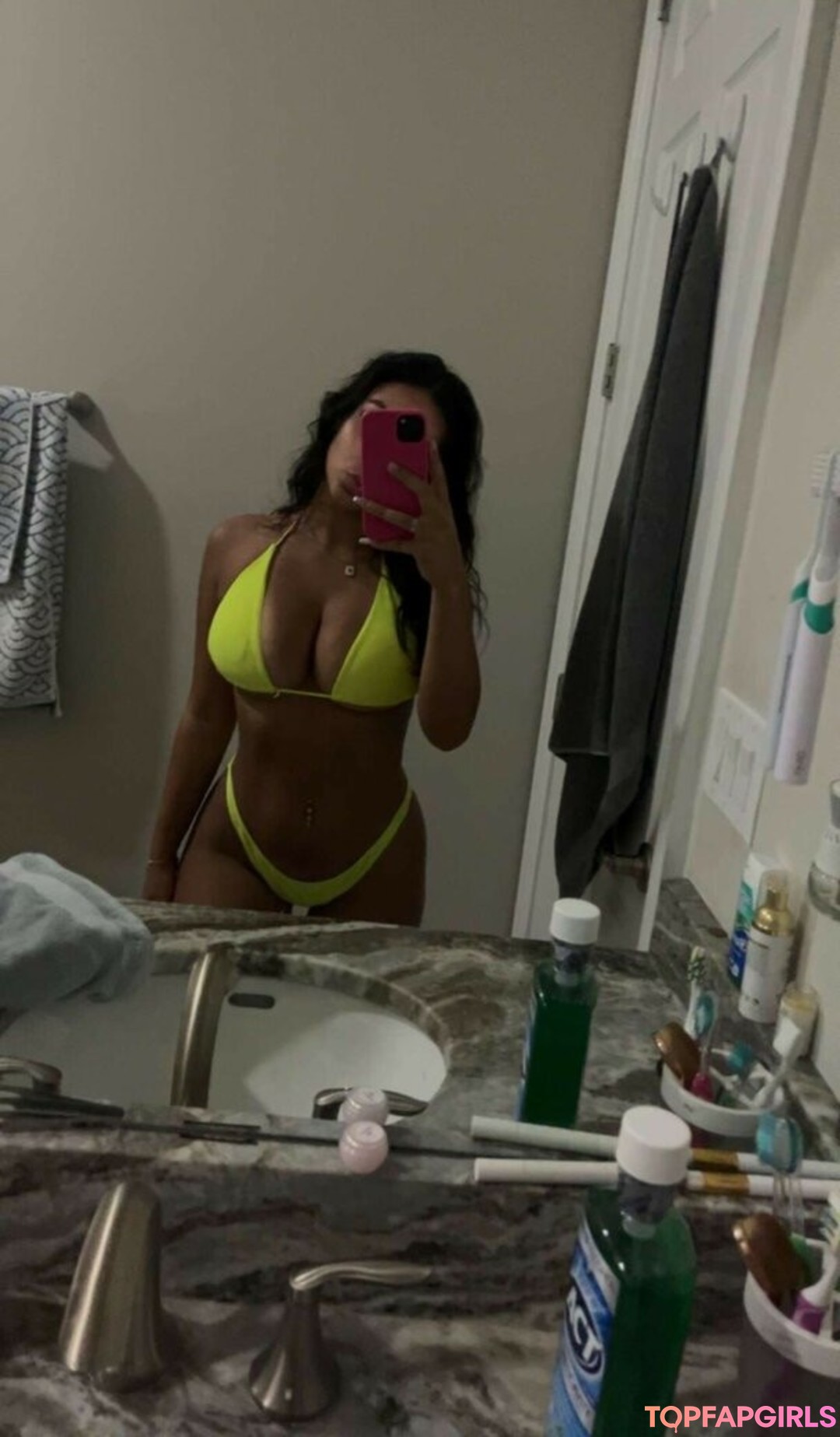 Emma Petisco model pornographic picture