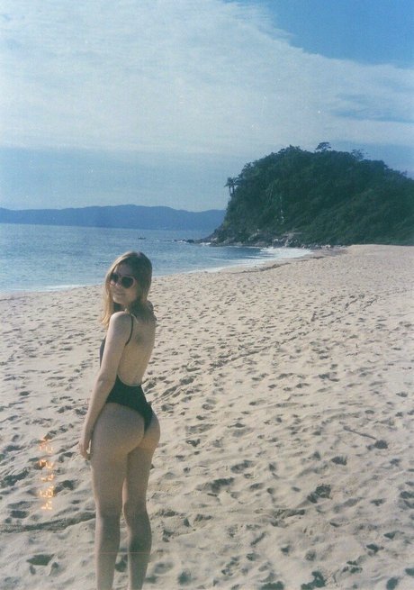 gbrllareis pretty actress images