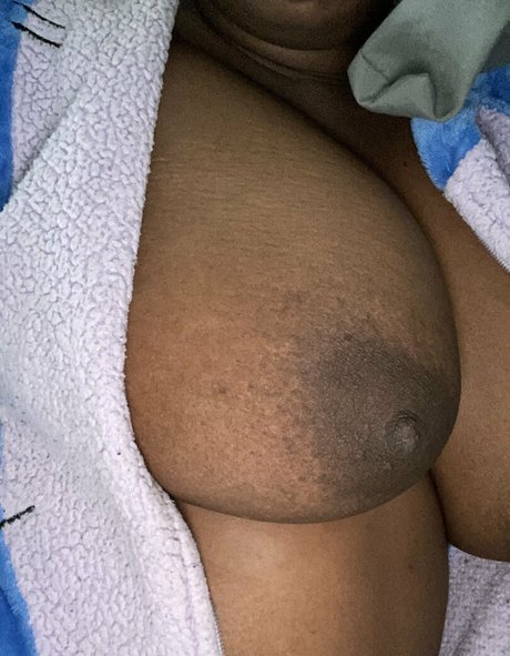 ThatChocoBxtch pornographic actress photos