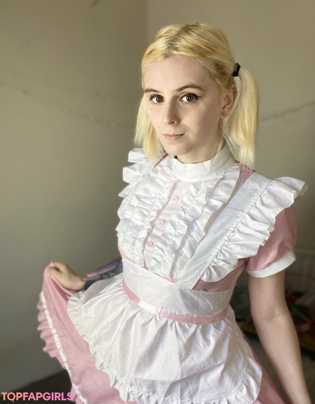 trincyboid beautiful model img