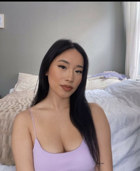 Ara Chun model top pics