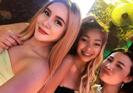 benzontoast model adult images