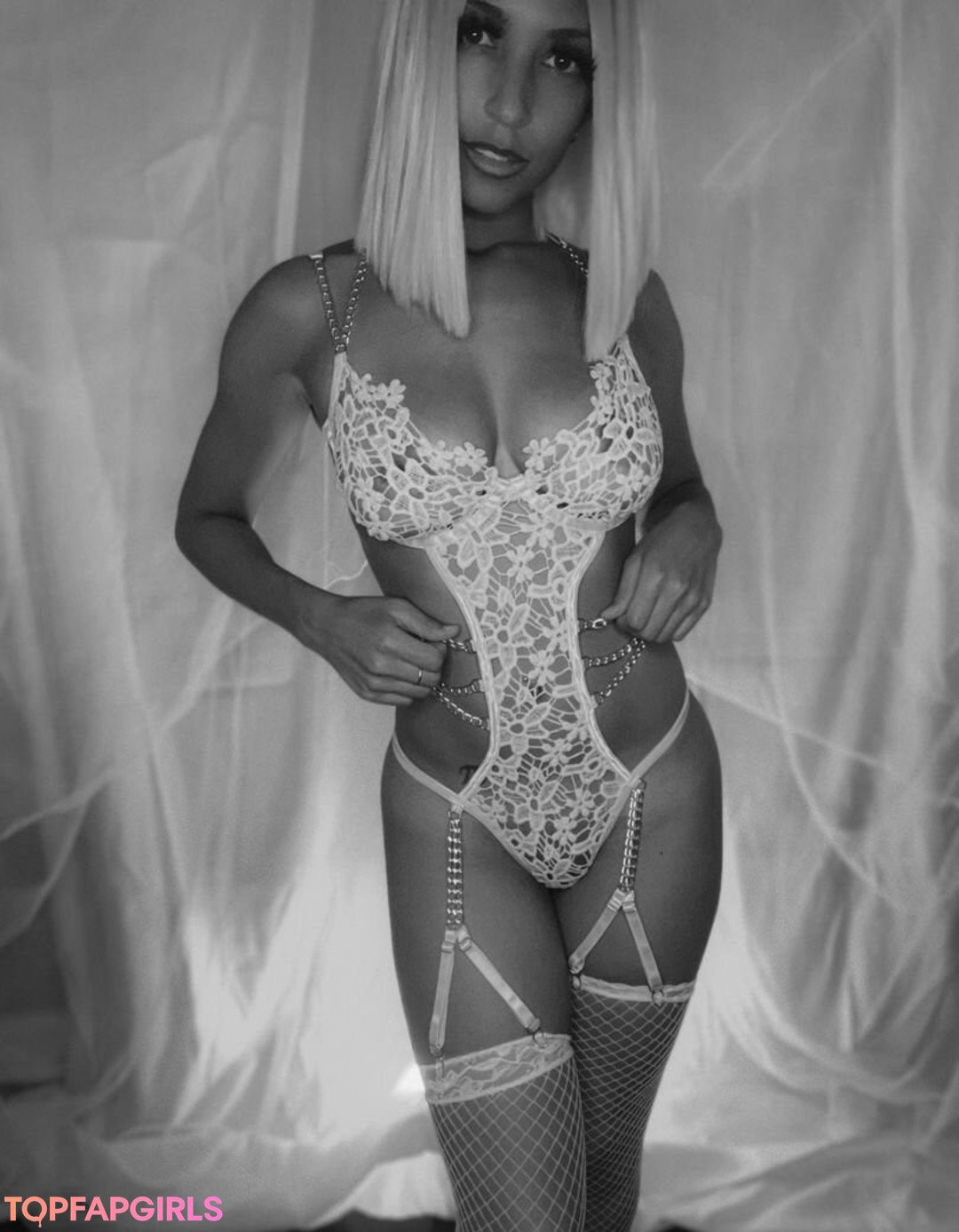 Domi Cosplay porn model pictures