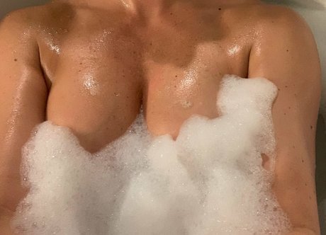 That wife Lee sexy model pic