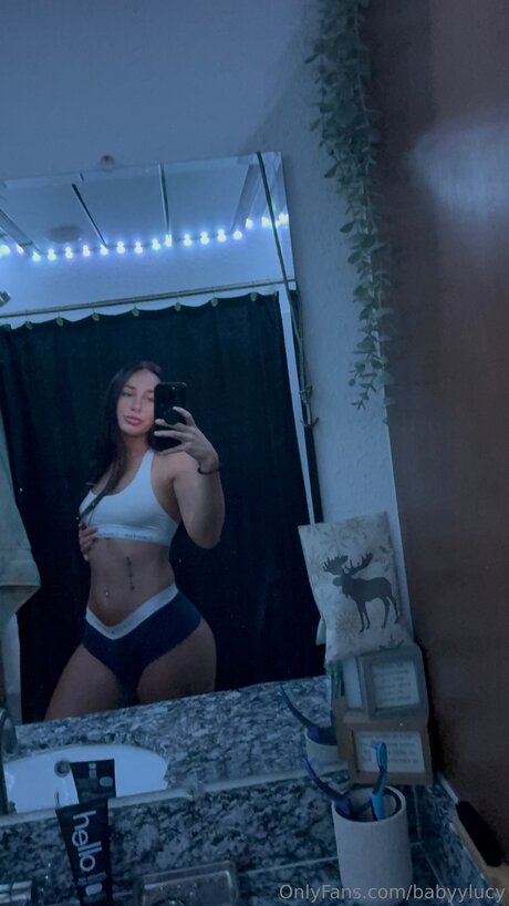 Babyylucy model adult pic