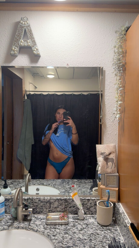 Babyylucy star naked gallery