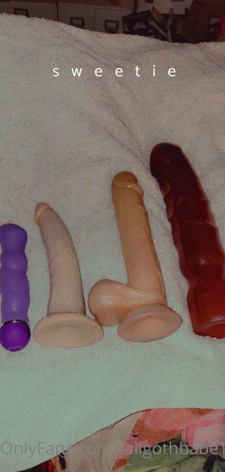 Tallgothbabe14 erotic model img