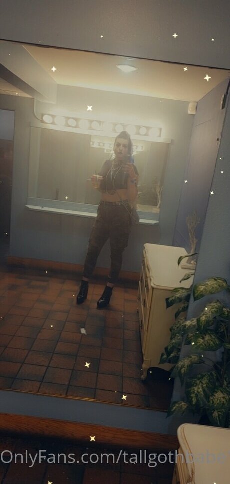 Tallgothbabe14 hd star pic