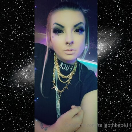 Tallgothbabe14 naked pornstar img