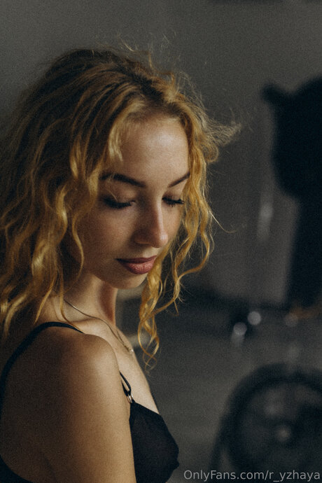 R Yzhaya free model pictures