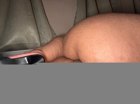 S3xyb3llax star naked photo