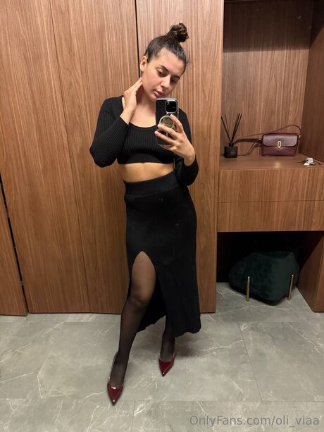 Oli Viaa star beautiful pics