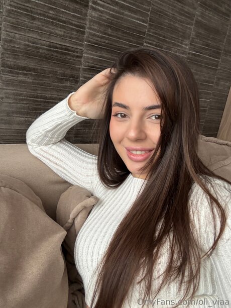 Oli Viaa art actress img