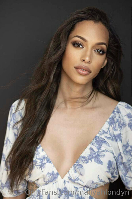 Maliyahlondyn porn model photo